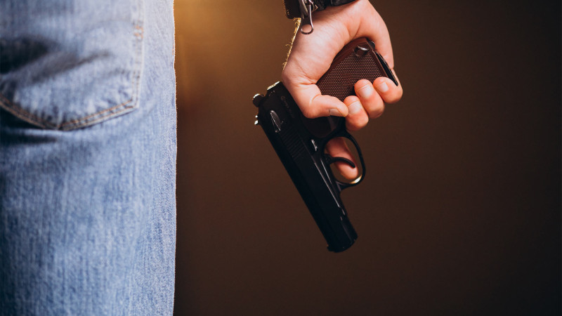 Azərbaycanda oğul atasını öldürtmək üçün killer tutdu