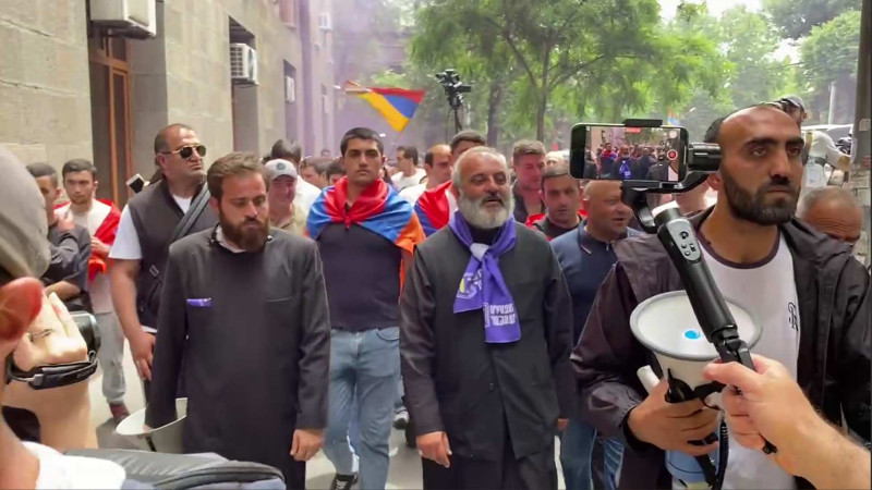 İrəvanın mərkəzindəki aksiyalarda 9 etirazçı saxlanılıb