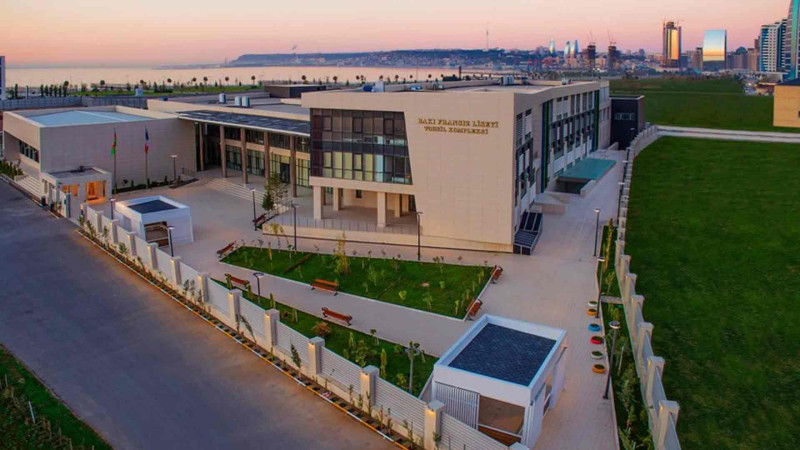 Bakı Fransız Liseyi ləğv edildi