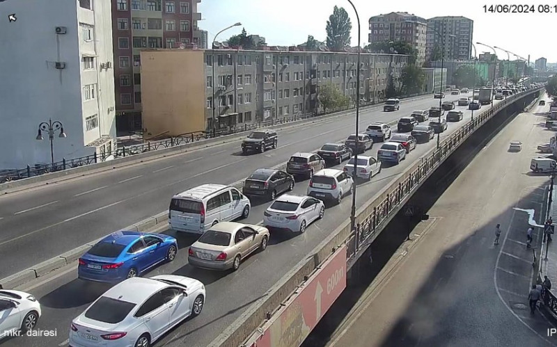 Son zəng günü Bakıda tıxac olan yollar - SİYAHI