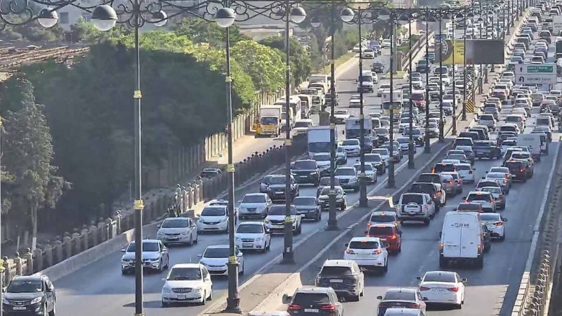 Bakıda tıxac olan yollar - SİYAHI