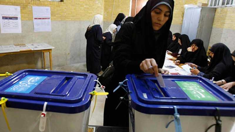 İran İrəvandakı Göy məsciddə seçki məntəqəsi açıb