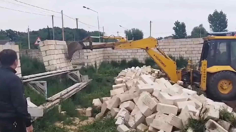 İmişli və Göygöldə qanunsuz tikinti işlərinin qarşısı alınıb