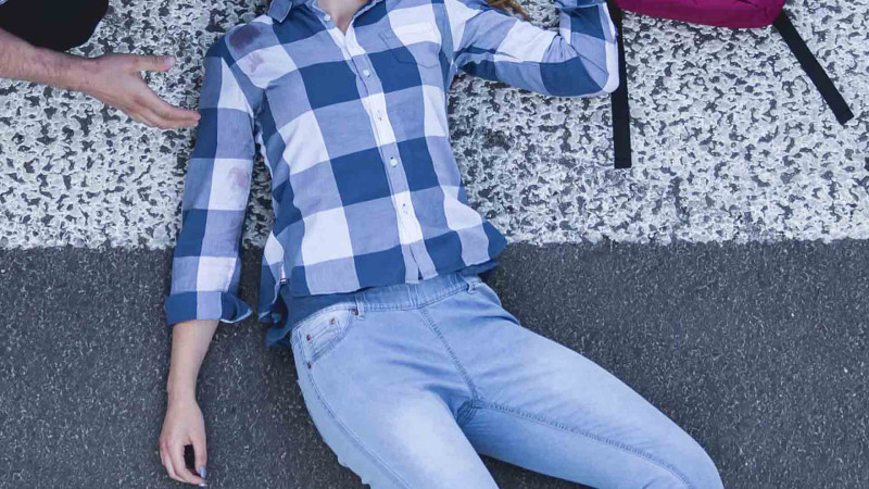Paytaxtda ana və qızını avtomobil vurub