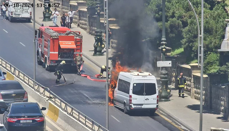 Bakıda Ford yanıb