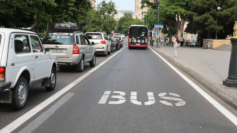 Bakıda yeni avtobus zolaqları şəbəkəsinin tətbiqinə başlanılıb