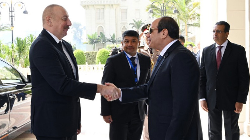 Prezident İlham Əliyevin Qahirədə rəsmi qarşılanma mərasimi olub