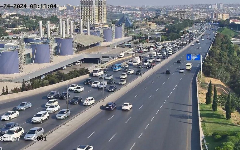 Bakıda tıxac olan yollar - SİYAHI