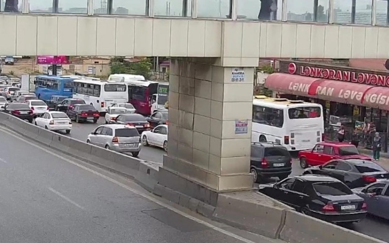 Bakıda tıxac olan yollar - SİYAHI