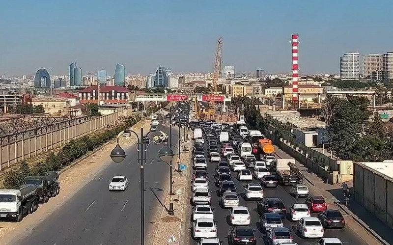Bakıda tıxac olan yollar - SİYAHI