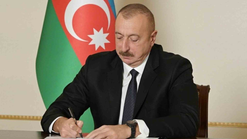 Diplomatik xidmət orqanları əməkdaşlarına diplomatik rütbələr verilib - SİYAHI