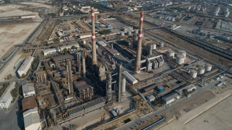 EN: Azərbaycan bu il neft emalını artırıb