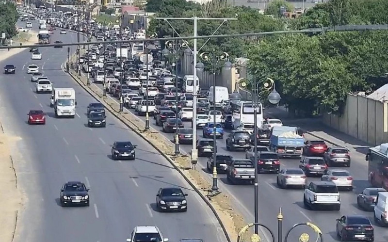 Bakıda tıxac olan yollar - SİYAHI