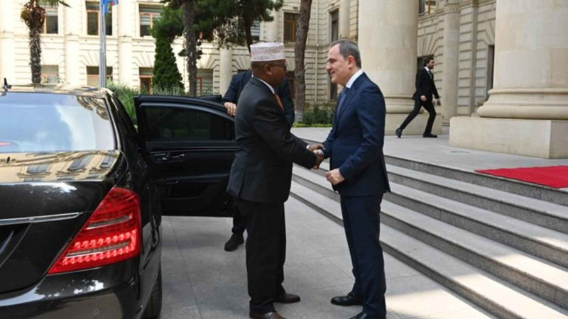 Ceyhun Bayramov Somalidən olan həmkarı ilə görüşüb
