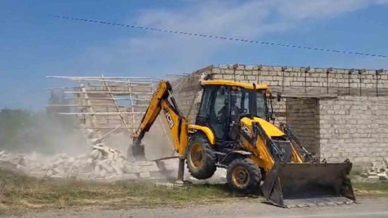 FHN: Qubada qanunsuz tikili sökülüb - VİDEO