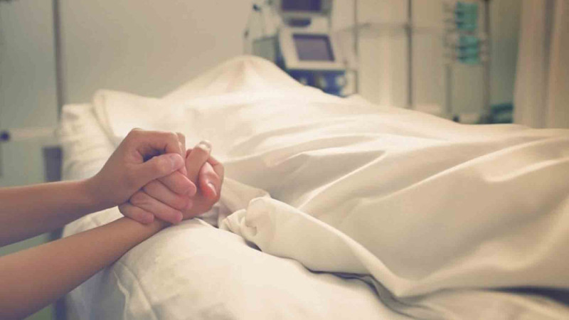 Hamilə qadın xəstəxanada ölüb - YENİLƏNİB