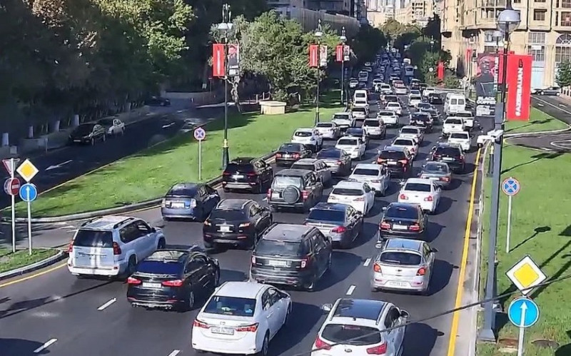 Bakıda tıxac olan yollar - SİYAHI