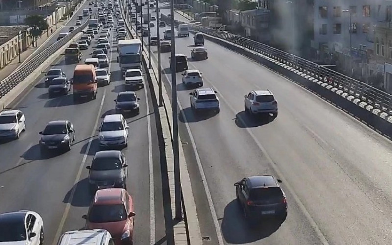 Bakıda tıxac olan yollar - SİYAHI