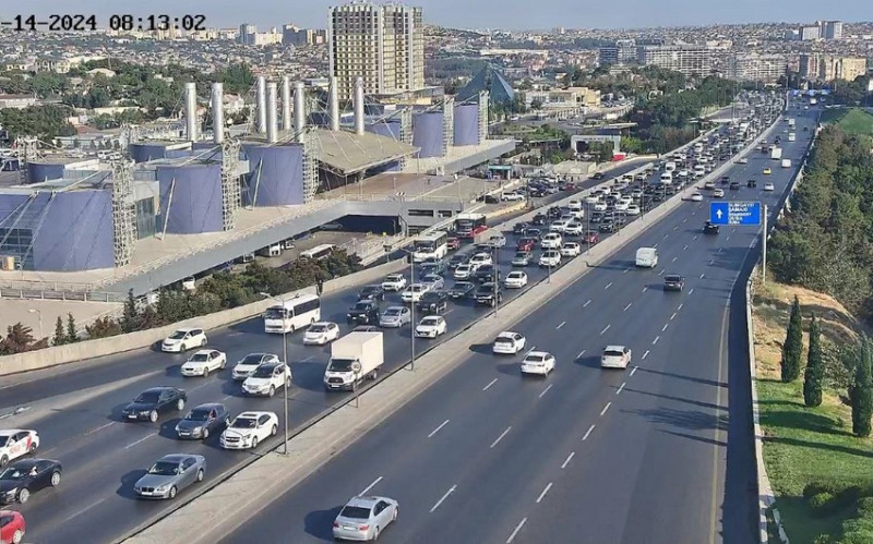 Bakıda tıxac olan yollar - SİYAHI