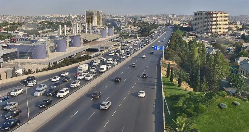 Bakıda tıxac olan yollar - SİYAHI