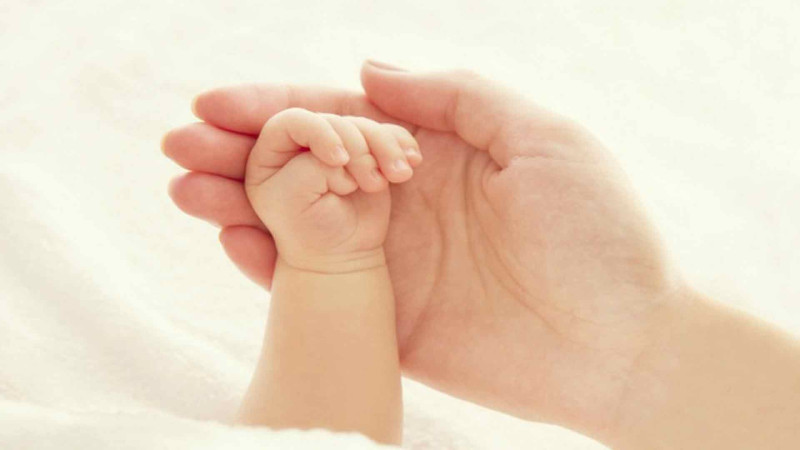 Yevlaxda 3 yaşlı uşaq binadan yıxılaraq dünyasını dəyişib