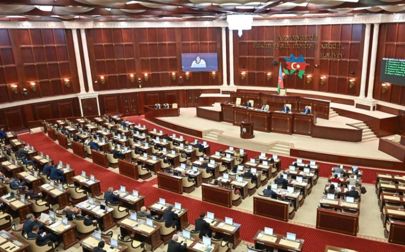 Milli Məclisin iclası başlayıb