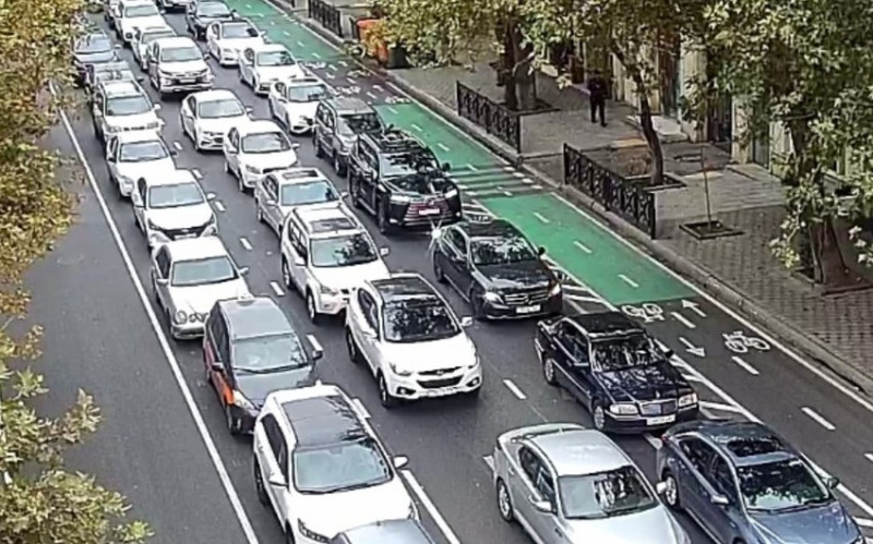 Bakıda tıxac olan yollar - SİYAHI