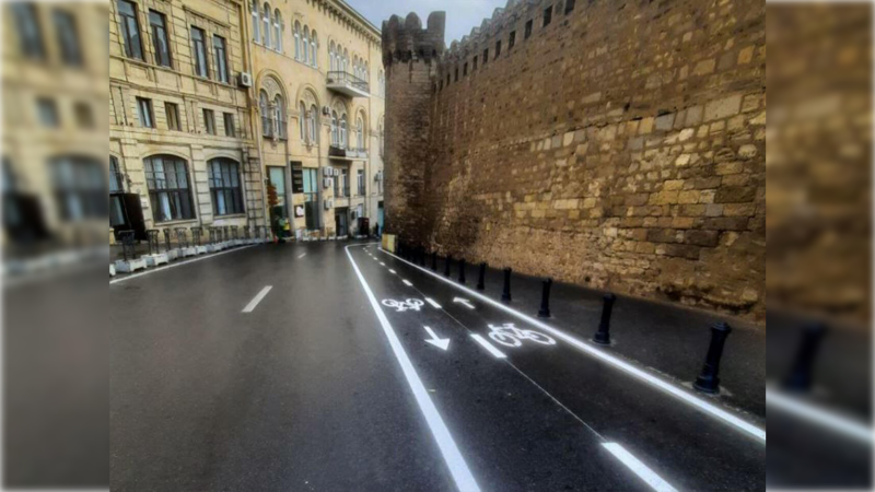 Qala divarlarının yanına da velosiped zolaqları çəkildi