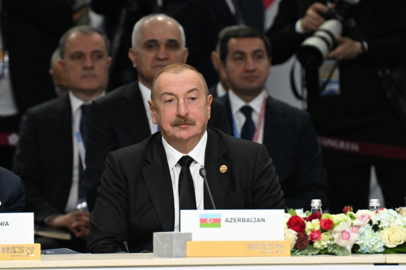 İlham Əliyev Outreach/BRICS+ sammitinin birinci plenar sessiyasında çıxış edib