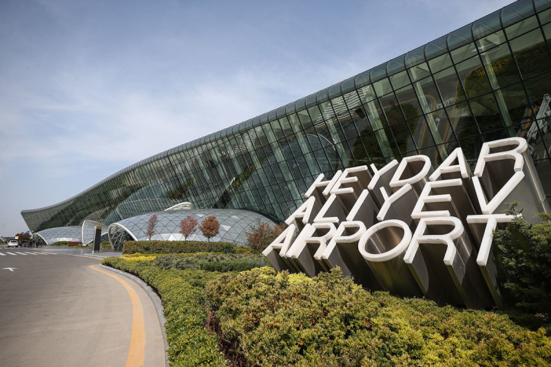 İran üzərindəki hava məkanının bağlanması səbəbilə bəzi təyyarələr Bakı Aeroportuna eniş edib