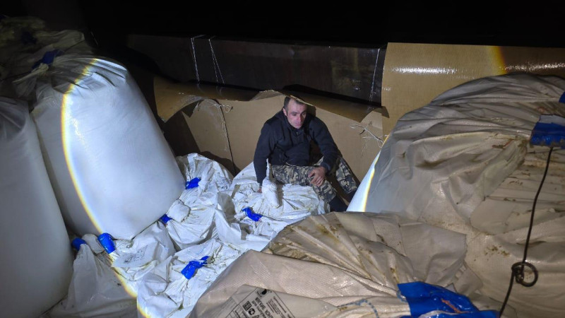 Azərbaycandan yüklərin arasında gizlənərək qatarla Rusiyaya keçməyə çalışan şəxs saxlanılıb