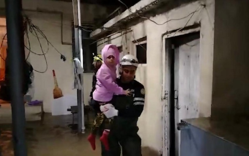 Su basmış ərazilərdən 31 nəfər təhlükəsiz əraziyə təxliyə edilib