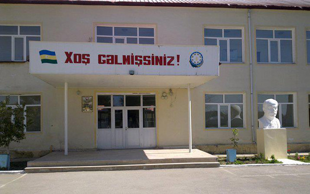 “Kim camaatın pulu yoxdur deyirsə, yalandır”