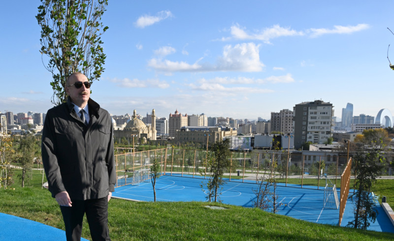Prezident İlham Əliyev Bakıda Mərkəzi Parkın üçüncü hissəsinin açılışında iştirak edib - YENİLƏNİB