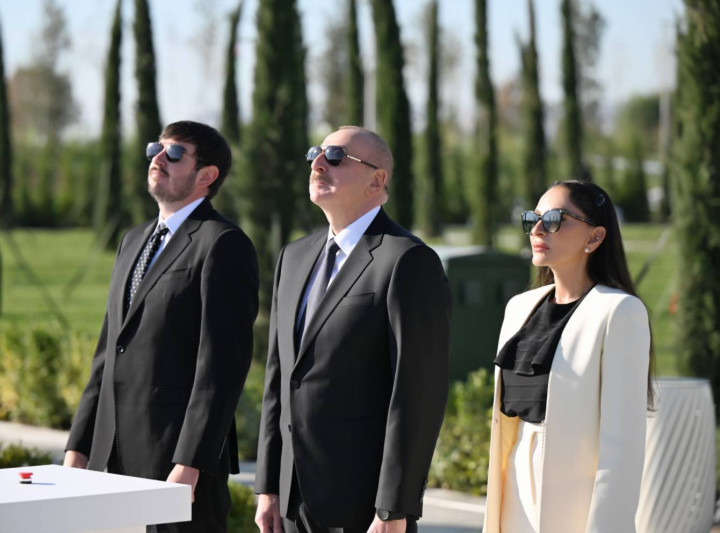 Prezident İlham Əliyev Bakıda Zəfər parkının açılışında iştirak edib - YENİLƏNİB
