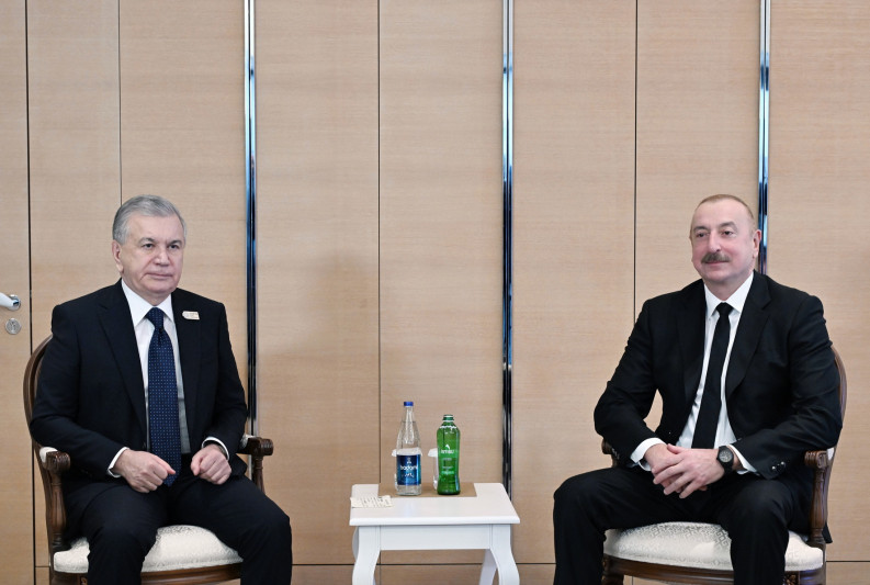 İlham Əliyev və Şavkat Mirziyoyev videobağlantı vasitəsi ilə Xankəndidə tikiş fabrikinin açılışında iştirak ediblər