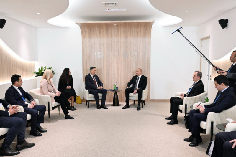 Prezident İlham Əliyev Bosniya və Herseqovinanın Rəyasət Heyətinin Sədri və üzvü ilə görüşüb