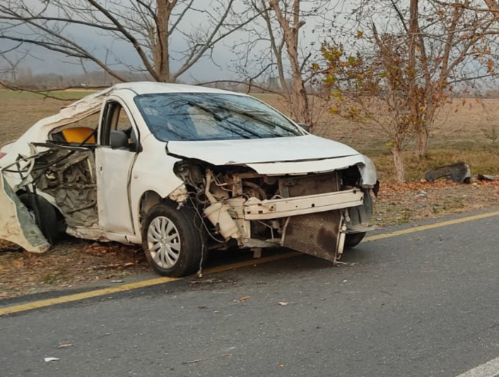 Qaxda Nissan ağaca çırpıldı: iki aylıq körpə ÖLDÜ