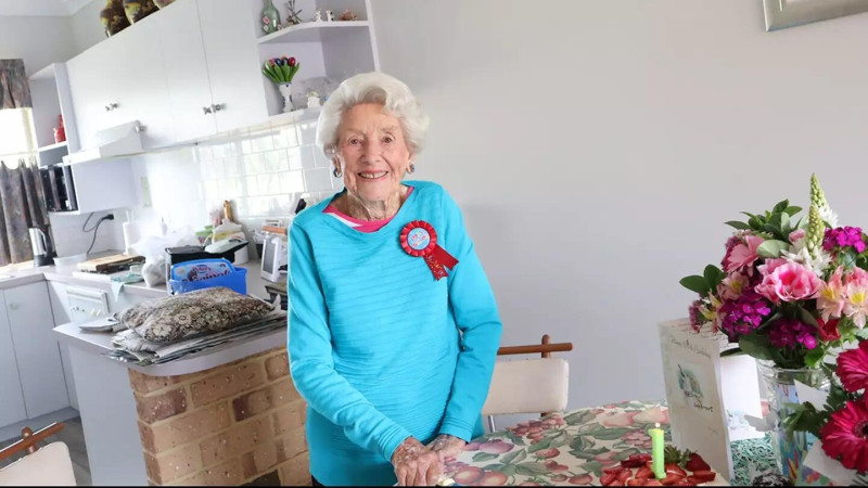 110 yaşlı nənə uzunömürlülüyün SİRRİNİ AÇDI: hər gün bu içkini içir - FOTO