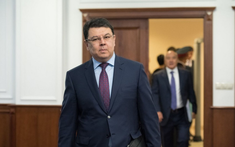 Bozumbayev: Təyyarə qəzasının araşdırılmasına 17 beynəlxalq ekspert cəlb edilib