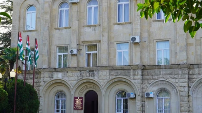 Abxaziya “parlament”ində atışma - Ölən və yaralanan var