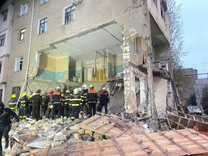 Sumqayıtda yaşayış binasında güclü partlayış - FOTO - YENİLƏNİB