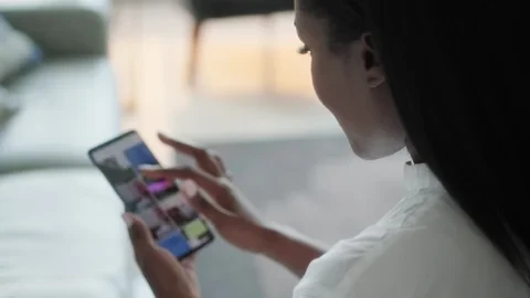 Ərinin telefonundakı videoları yaydı - Belə cəzalandırıldı