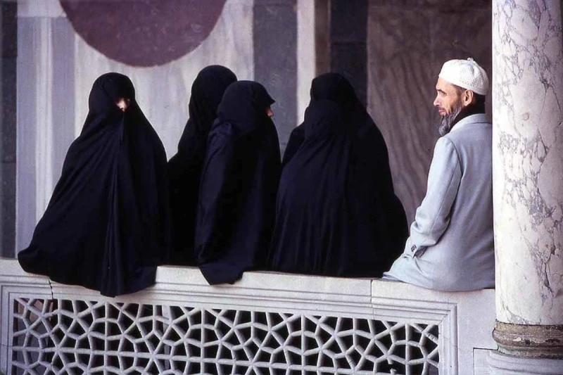 Rusiyada çoxarvadlılıq qadağan edildi