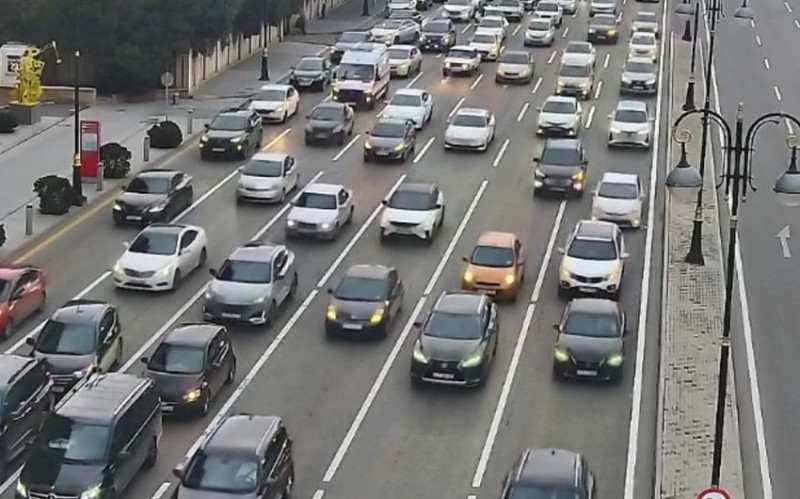 Bakıda tıxac olan yollar açıqlanıb – SİYAHI