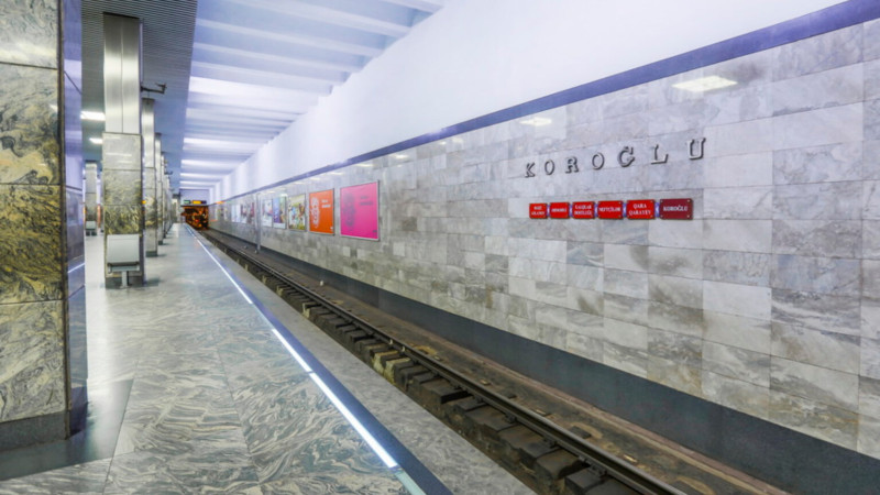 Bakı metrosunda stansiyalar “QARIŞDI”: “Tənbeh tədbirləri görüləcək”