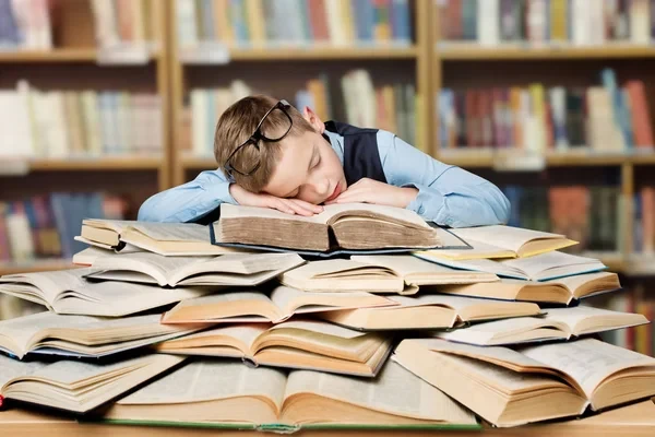 Savadlı etmək, yoxsa savadsızlığa sürükləmək? – 3 yaşlı uşaqların TƏHSİL QALMAQALI