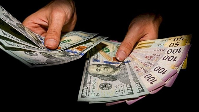 Manatını dollara dəyişmək istəyənlərin NƏZƏRİNƏ