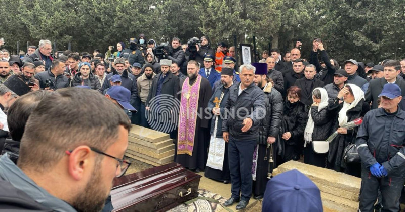 Təyyarə qəzasında həlak olan ekipaj üzvləri II Fəxri xiyabanda dəfn edilib - VİDEO/FOTO