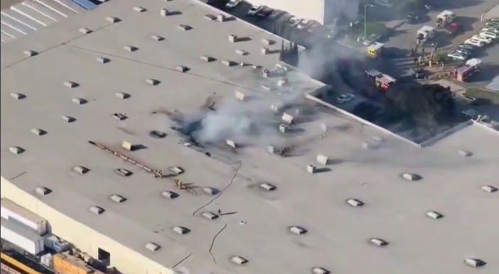 ABŞ-da təyyarə binaya ÇIRPILDI - VİDEO